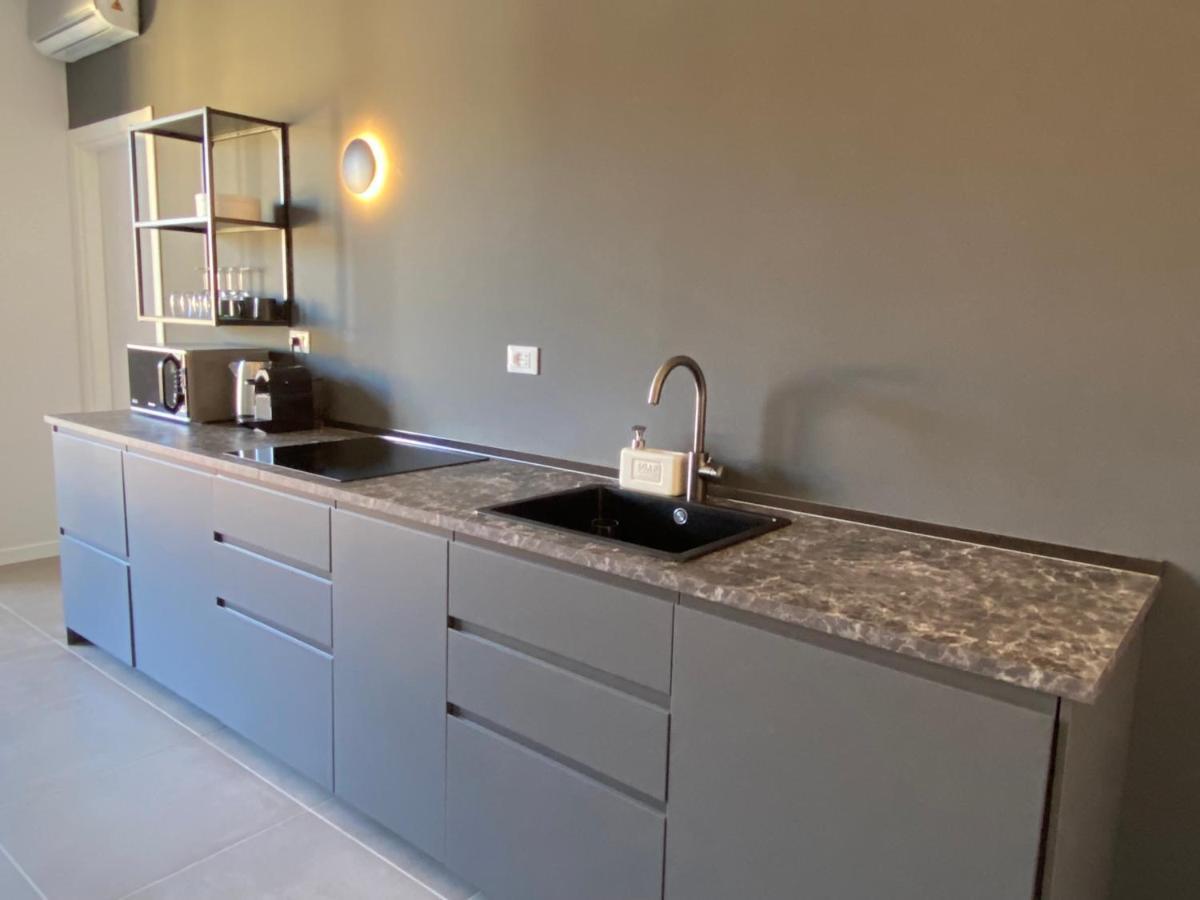 Vittoria Holiday Home เวโรนา ภายนอก รูปภาพ